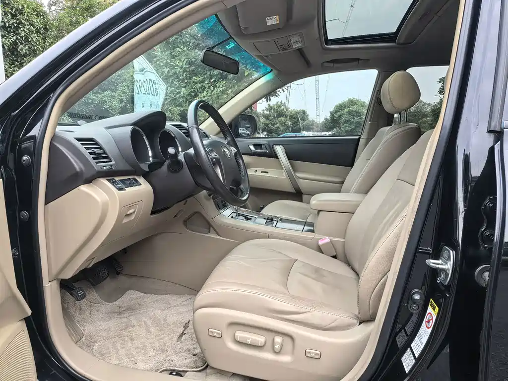 Toyota Highlander — миниатюра 9