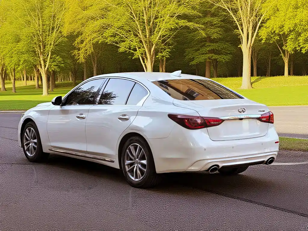 INFINITI Q50L
