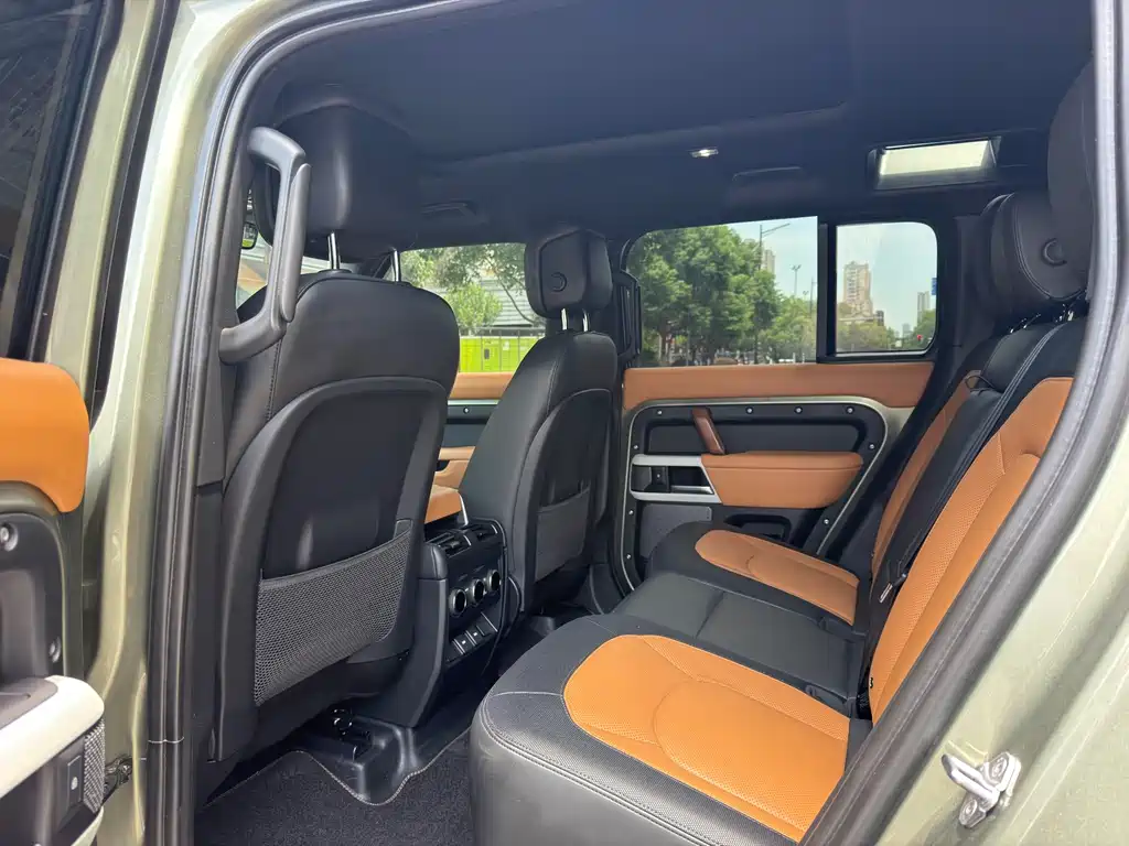 Land Rover Defender — миниатюра 5
