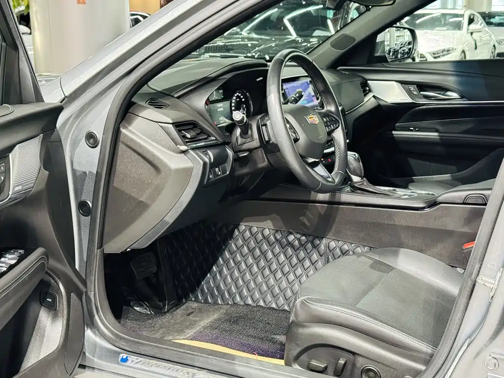 Cadillac CT4 — миниатюра 4