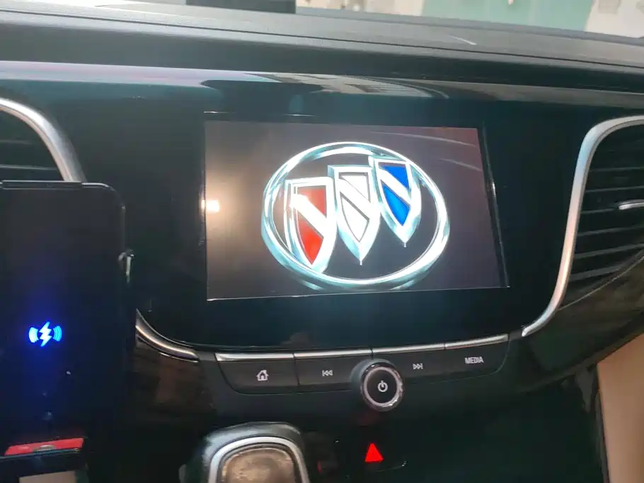 Buick GL8 — миниатюра 13