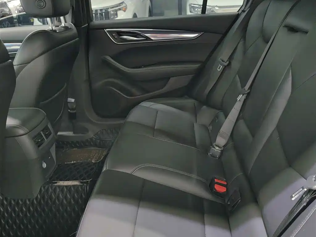 Cadillac CT5 - фото 8