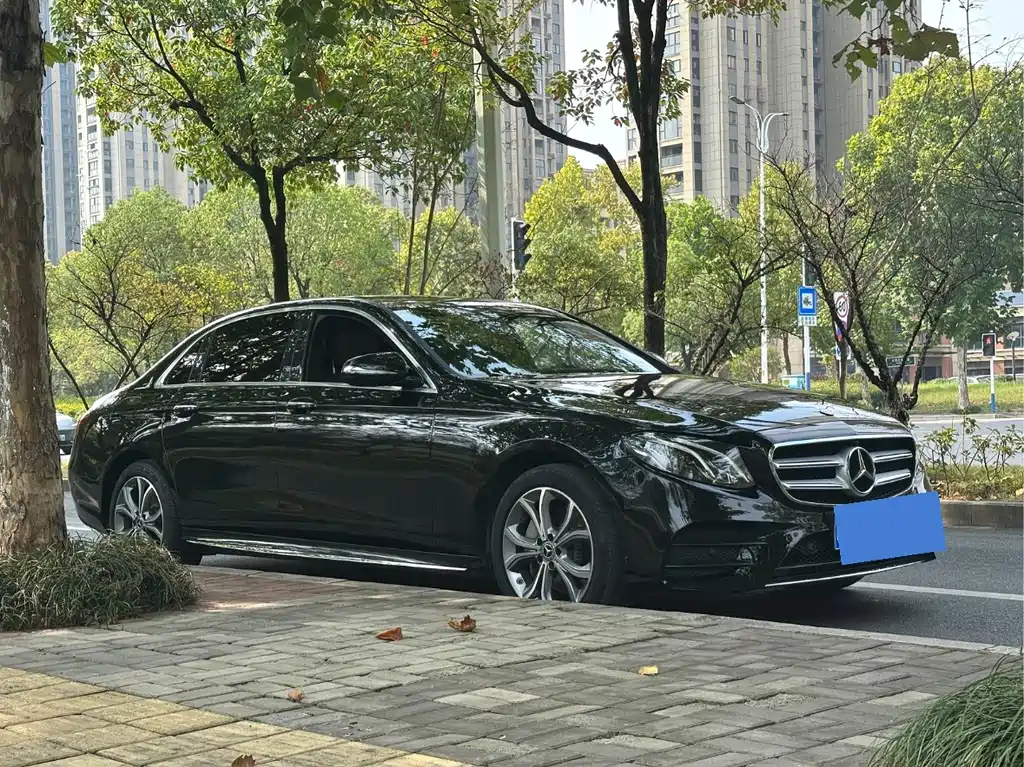 Mercedes-Benz E-Class — миниатюра 4