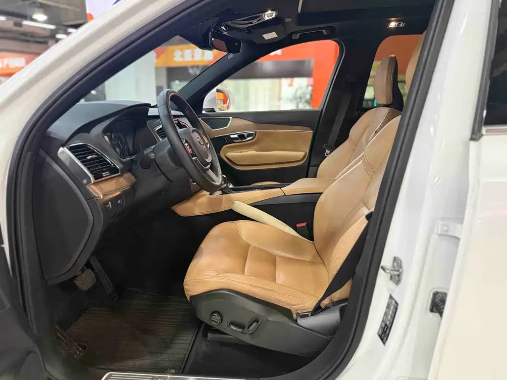 Volvo XC90 2019 T6 7 мест V