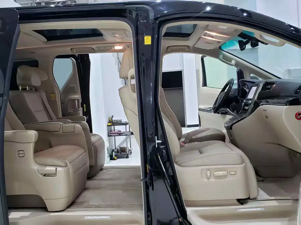 Toyota Alphard 2012 3.5L Luxury
