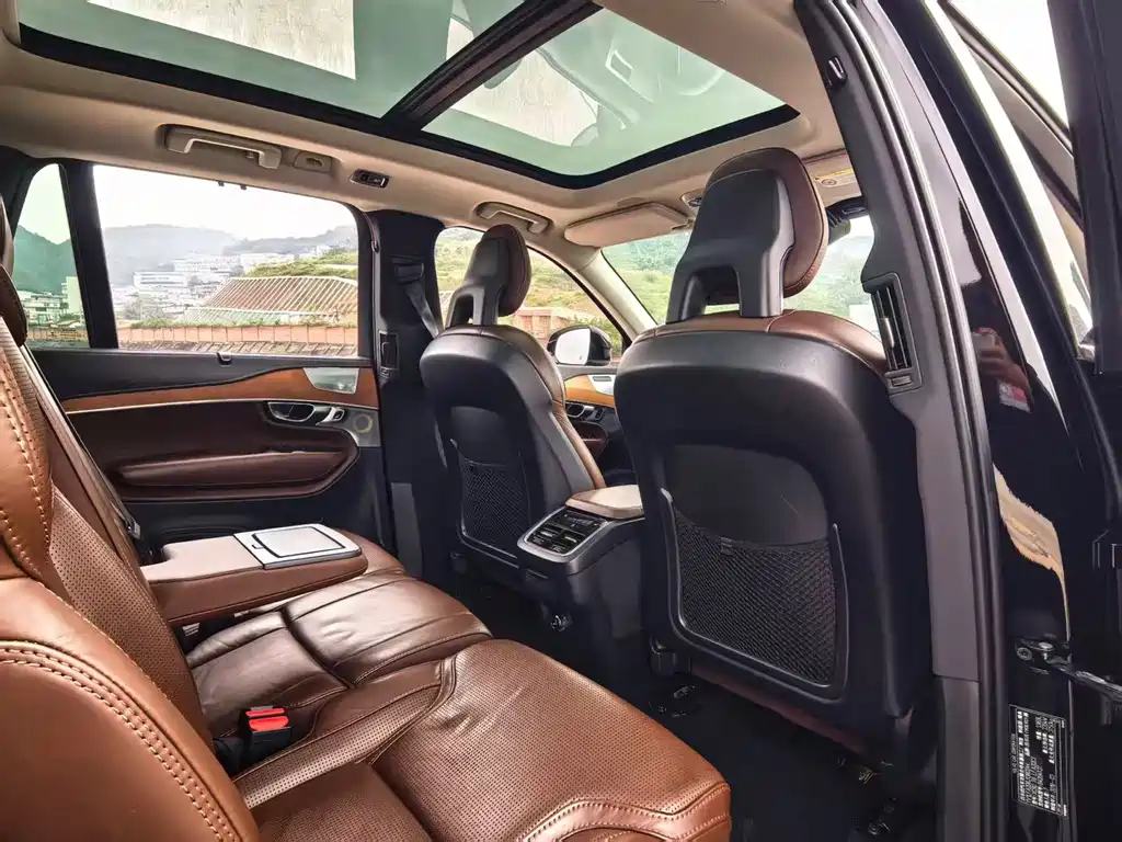 Volvo XC90 — миниатюра 5
