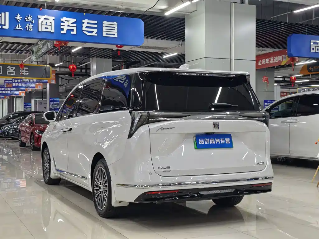 Buick GL8 Hybrid — миниатюра 9