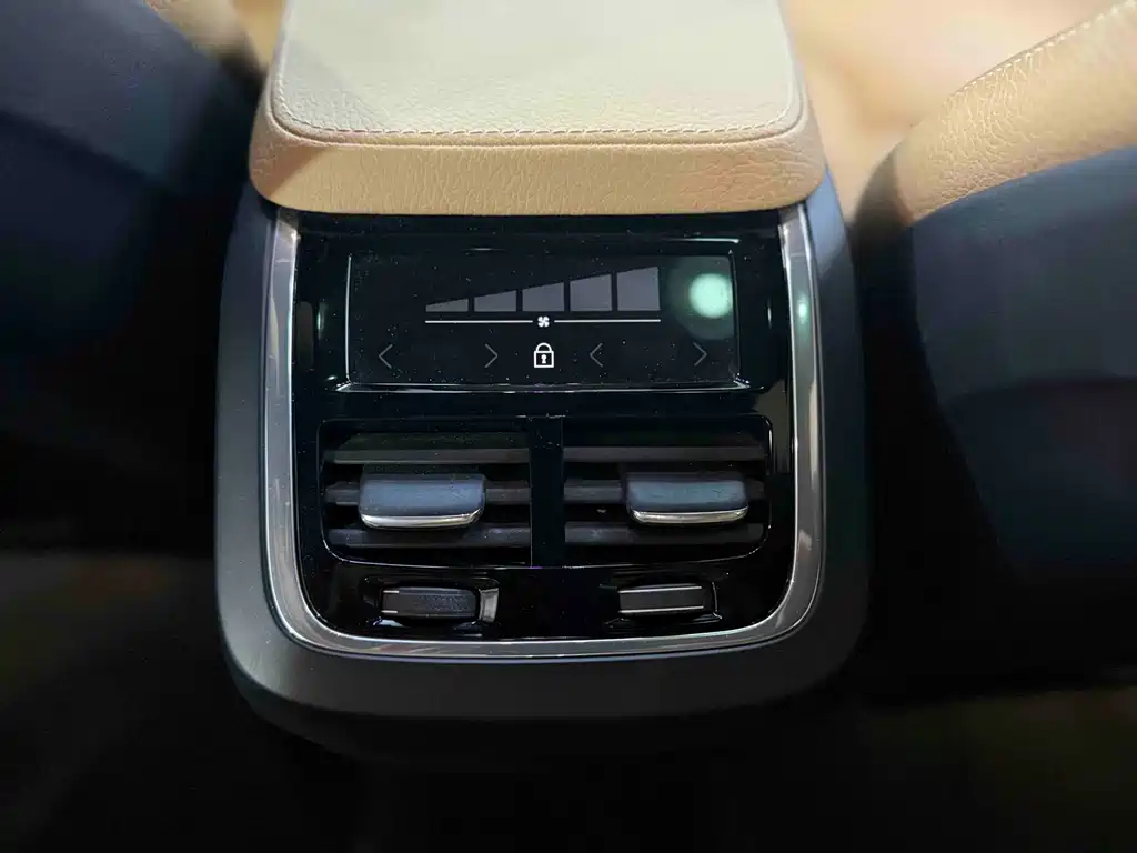 Volvo XC90 2019 T6 7 мест V