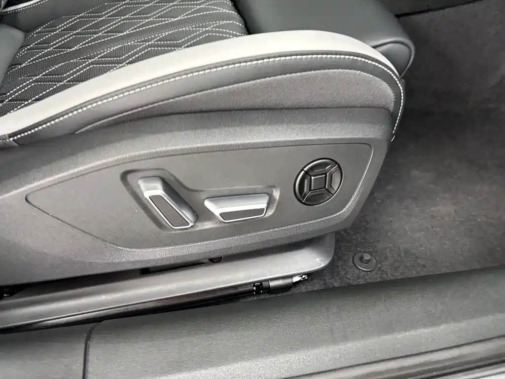 Audi A5L — миниатюра 27