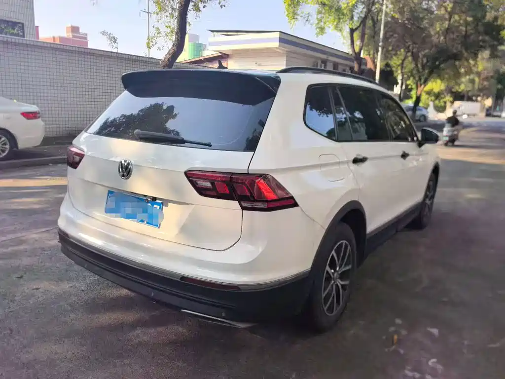 Volkswagen Tiguan L — миниатюра 9