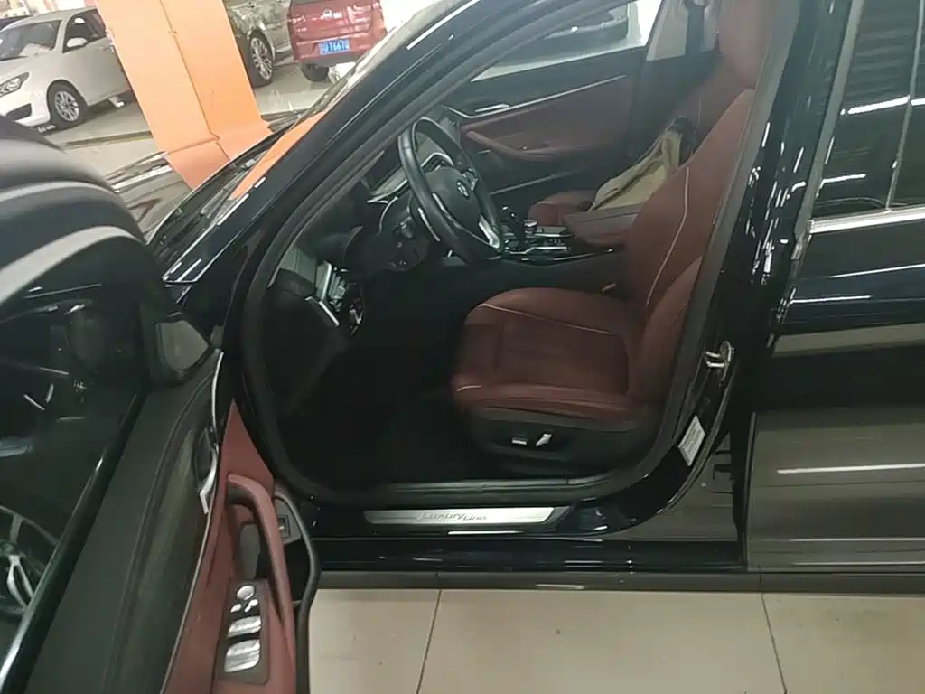 BMW 5 Series — миниатюра 15