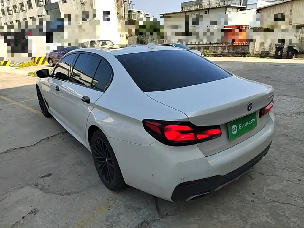 BMW 5 Series — миниатюра 5