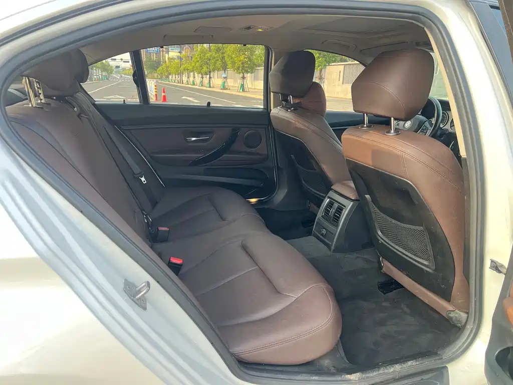 BMW 3 Series — миниатюра 11