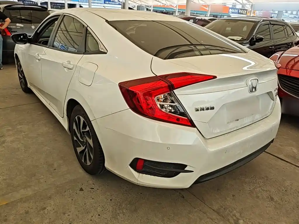 Honda Civic 2016 220TURBO CVT Luxury