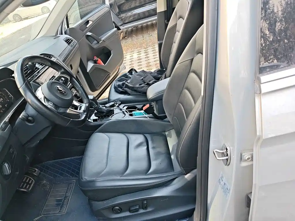 Volkswagen Tiguan L — миниатюра 16