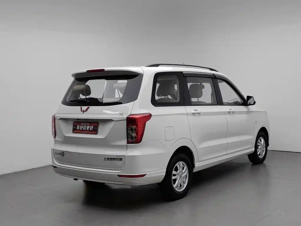 Wuling Hongguang — миниатюра 2