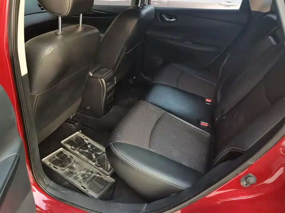 Nissan Tiida — миниатюра 11