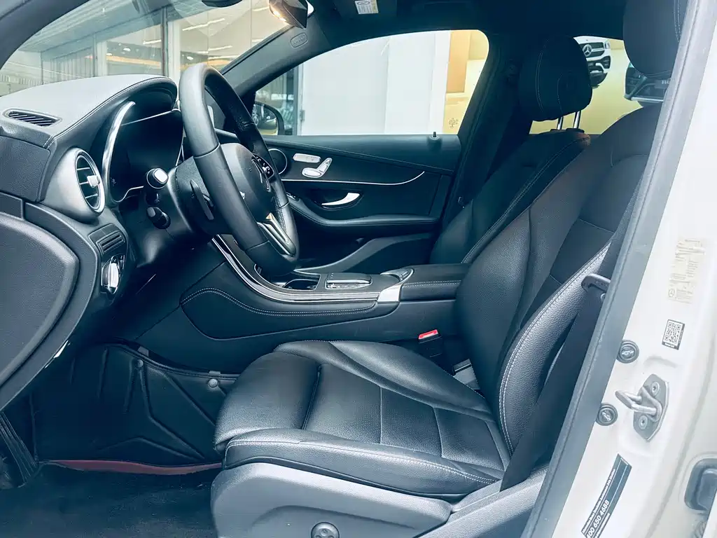 Mercedes-Benz GLC 2021 GLC 300 4MATIC SUV