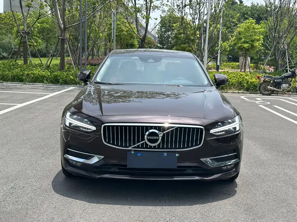 Volvo S90 — миниатюра 2