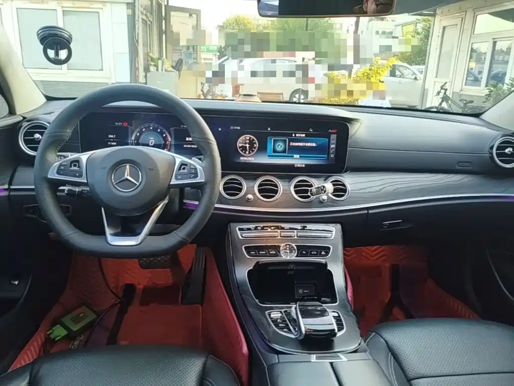 Mercedes-Benz E-Class — миниатюра 10