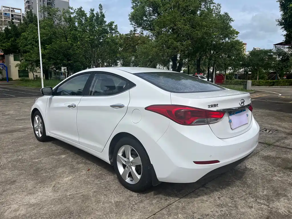 Hyundai Elantra Langdong — миниатюра 5