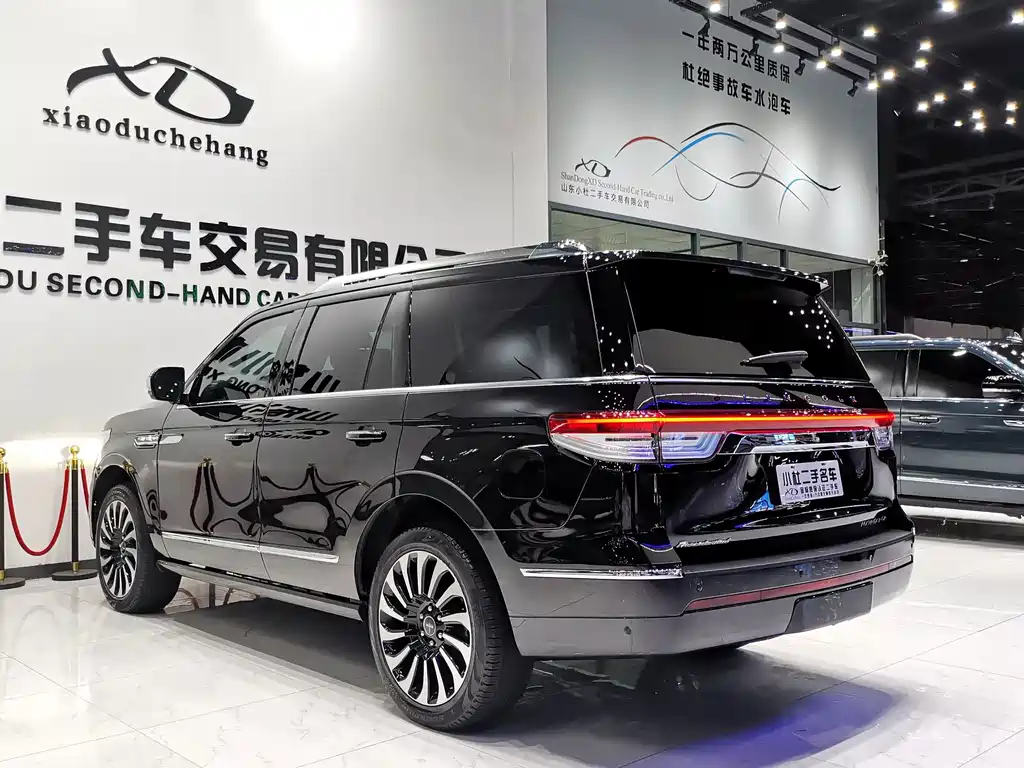 Lincoln Navigator — миниатюра 17