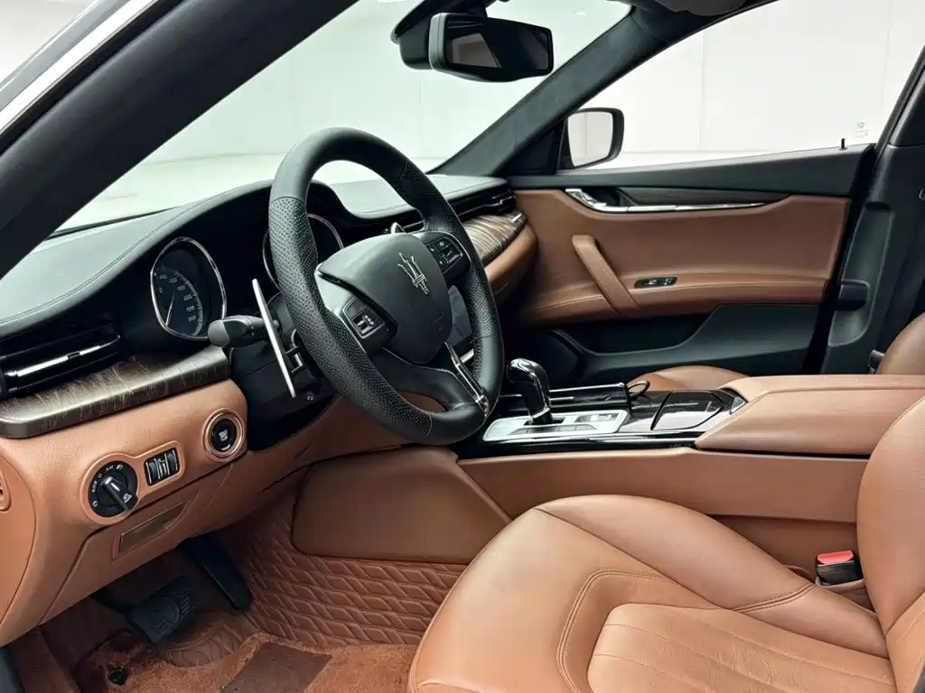 Maserati Quattroporte — миниатюра 4