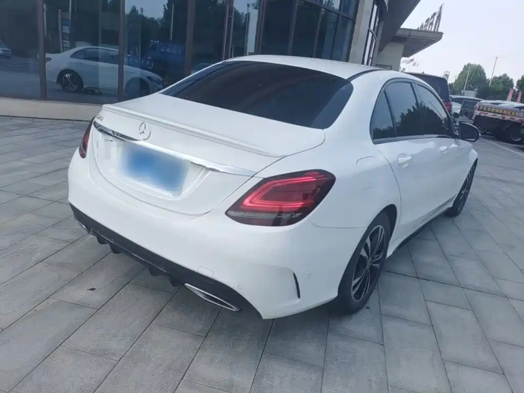 Mercedes-Benz C-Class — миниатюра 7