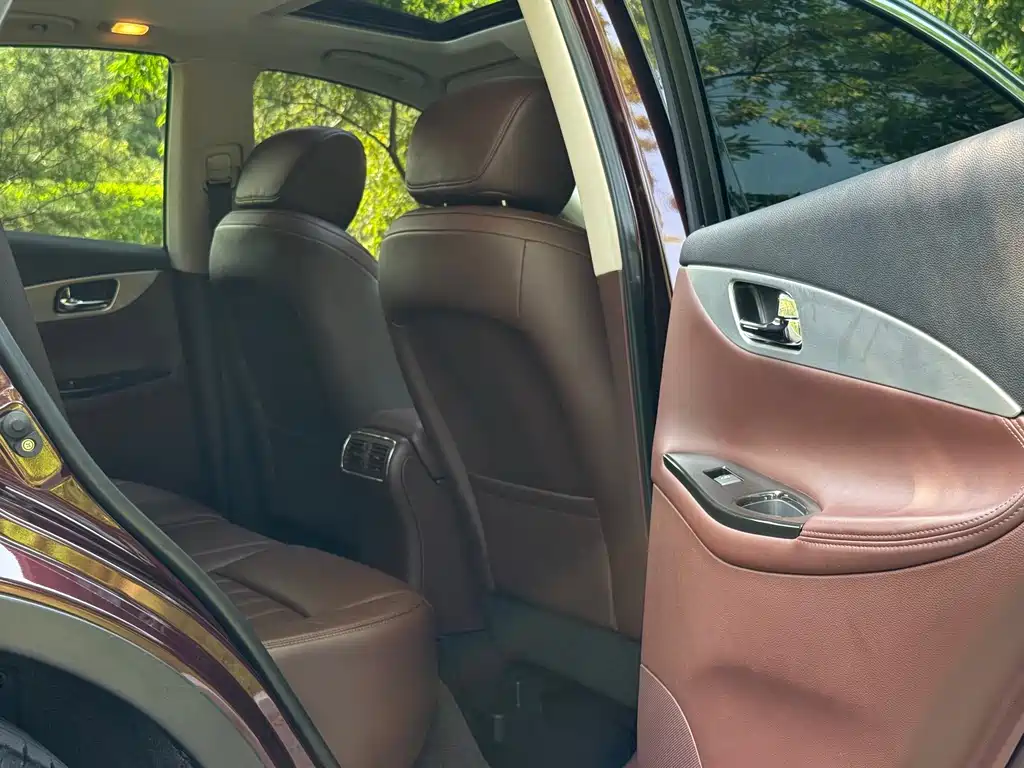 Infiniti QX50 (Import) — миниатюра 37