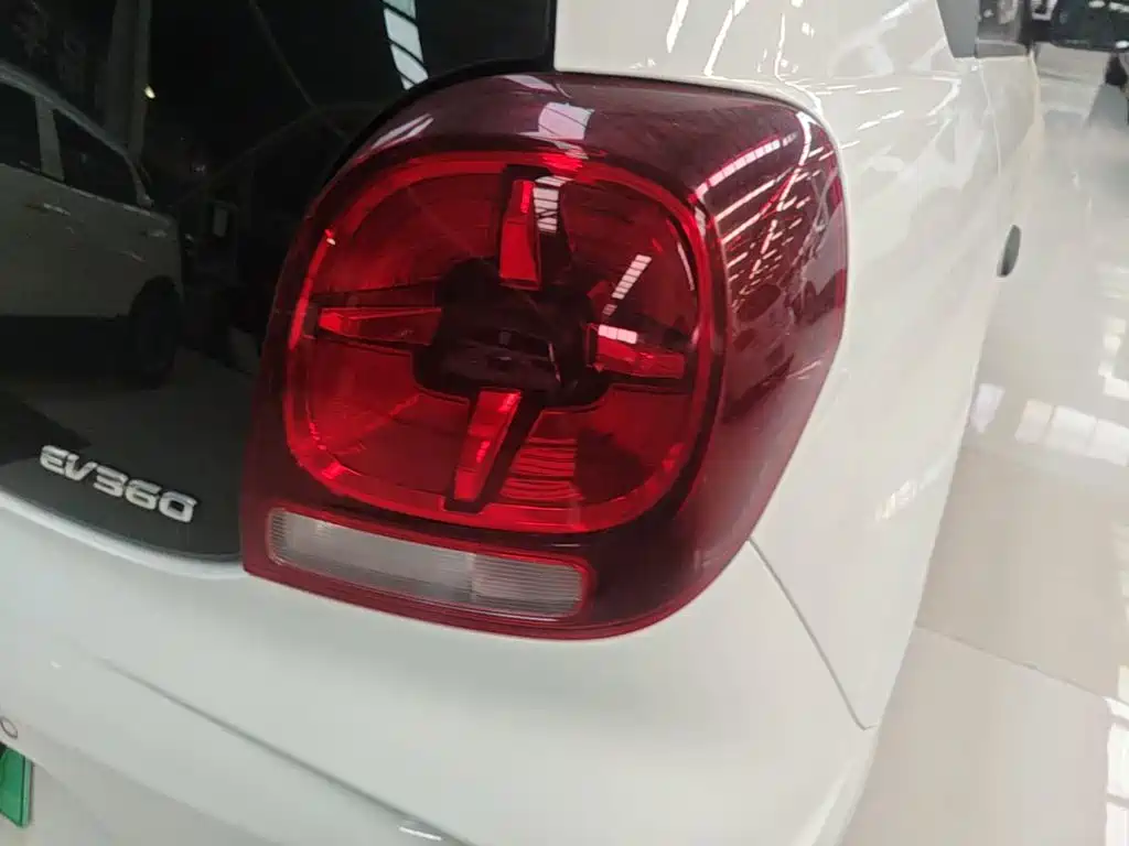 Roewe Clever — миниатюра 8