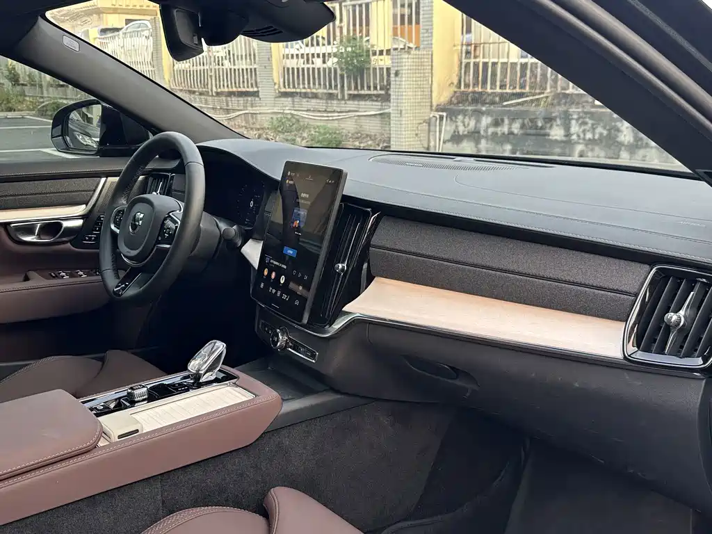 Volvo S90 — миниатюра 17