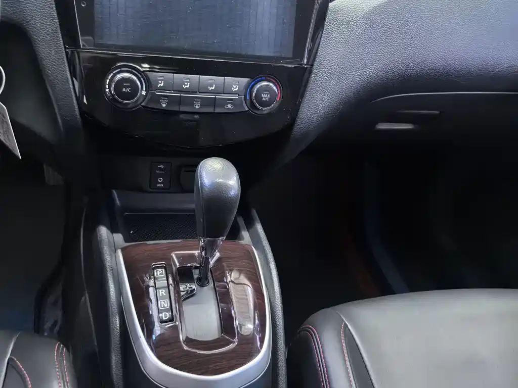 Nissan Qashqai — миниатюра 10