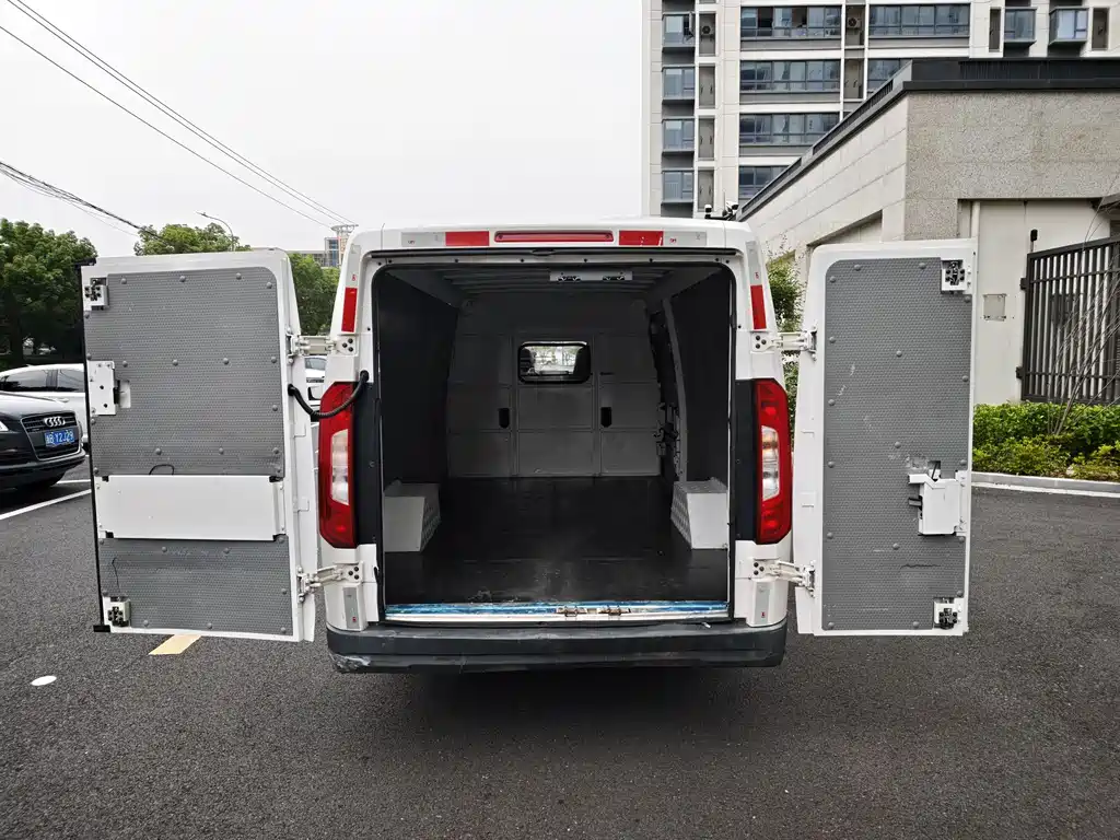 Foton Zhilan Genie E7 — миниатюра 13
