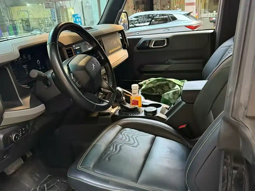 Ford Bronco — миниатюра 4