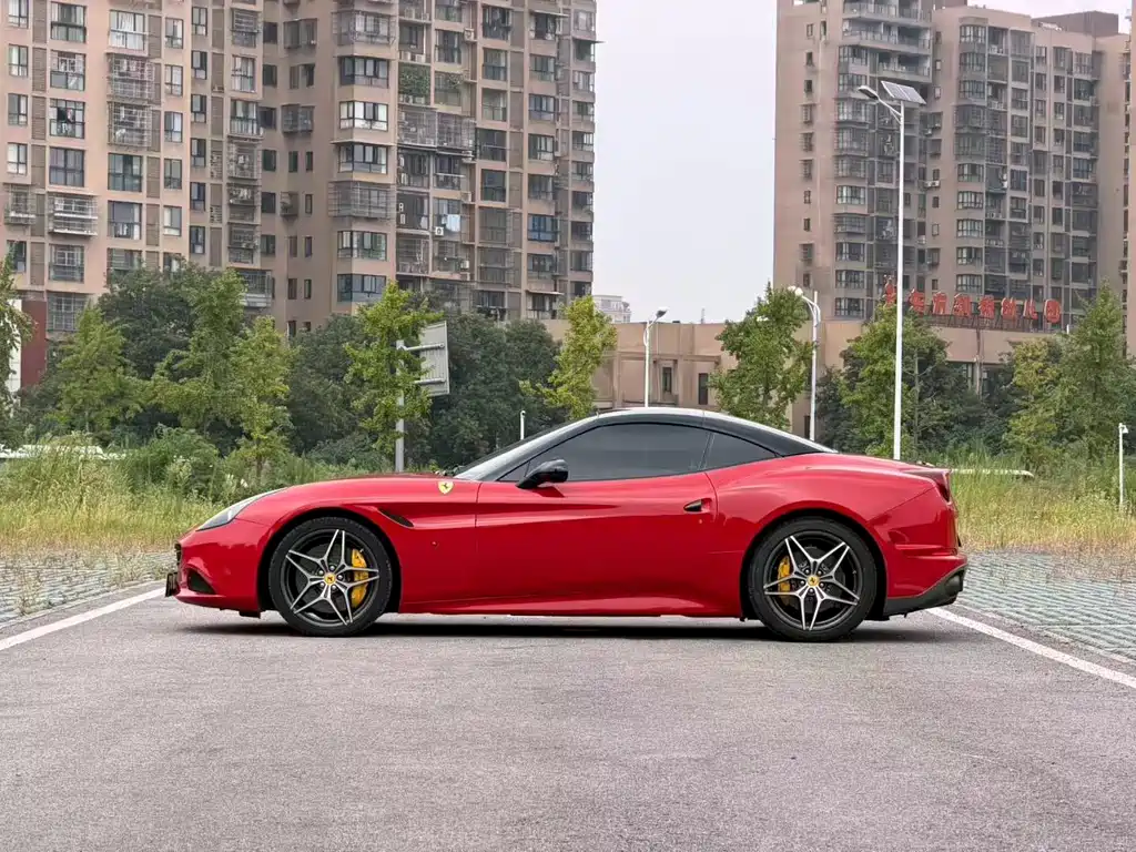 Ferrari California T — миниатюра 3