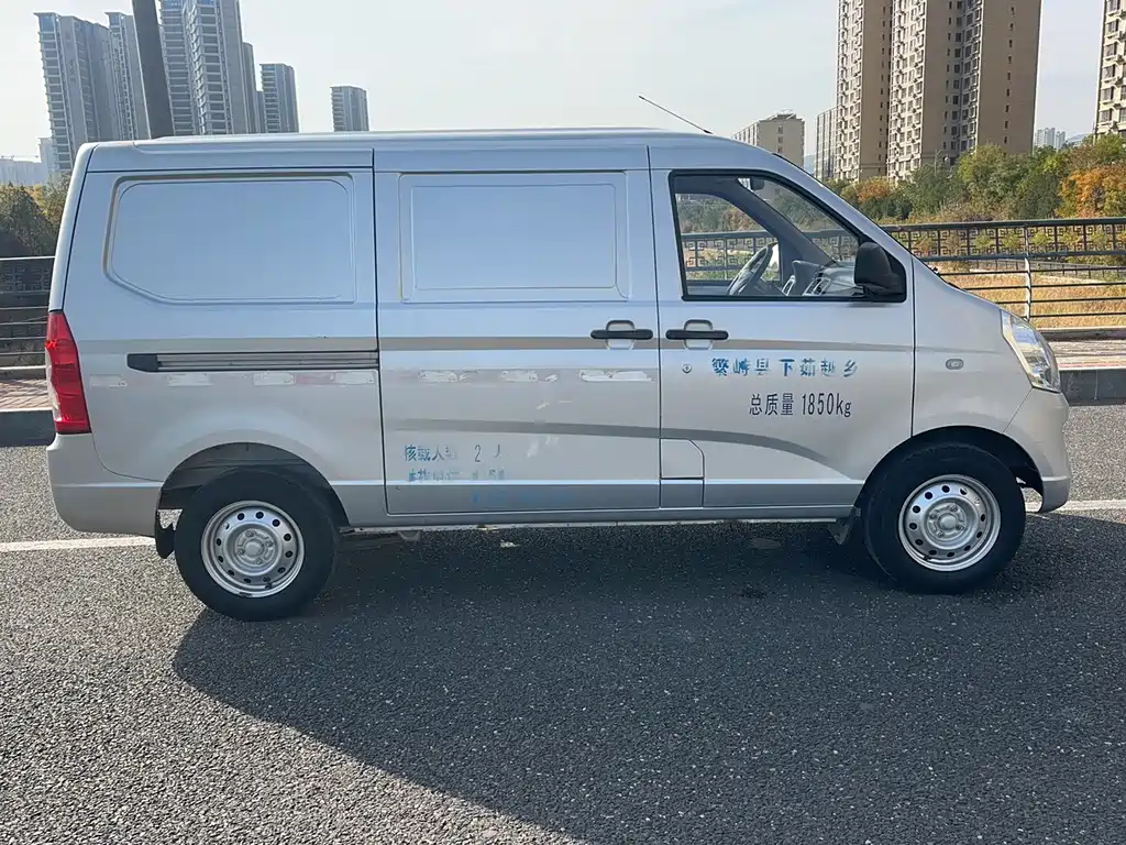 Wuling Rongguang — миниатюра 6