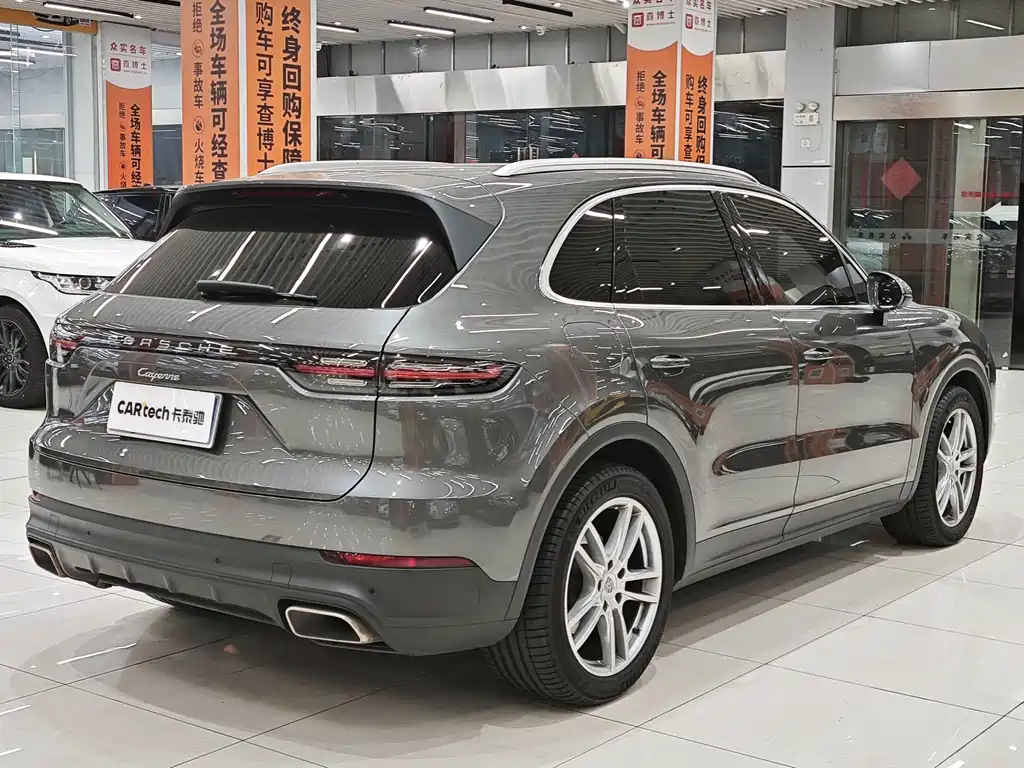 Porsche Cayenne — миниатюра 6
