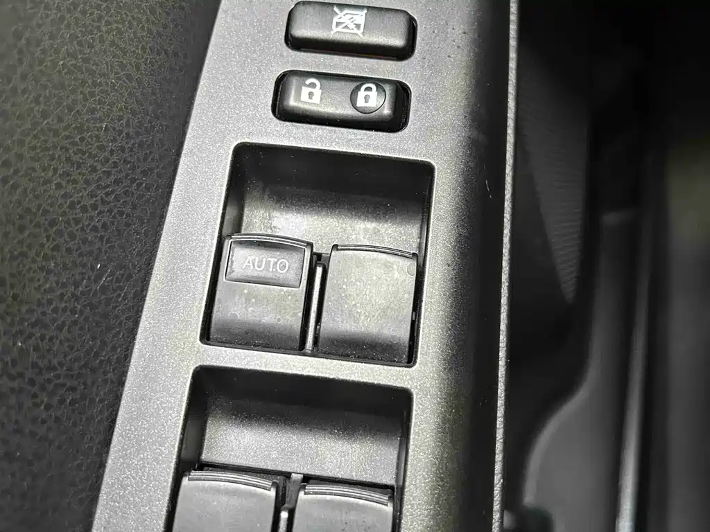 Toyota RAV4 — миниатюра 24