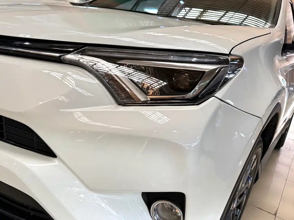 Toyota RAV4 — миниатюра 24