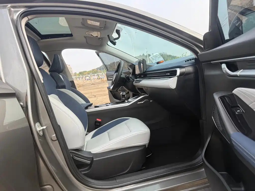 Geely Emgrand — миниатюра 10