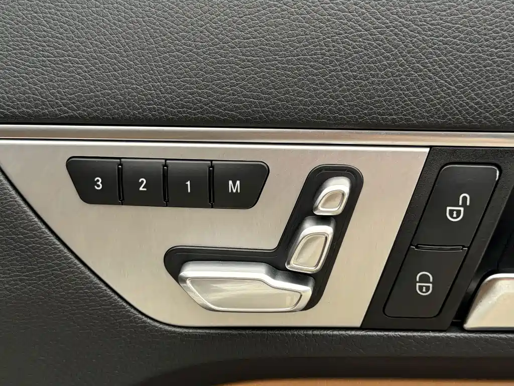 Mercedes-Benz E-Class (Import) — миниатюра 14