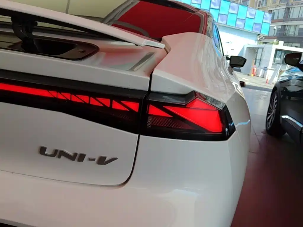 Changan UNI-V — миниатюра 8