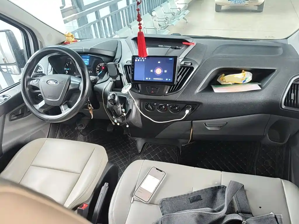 Ford Transit — миниатюра 10
