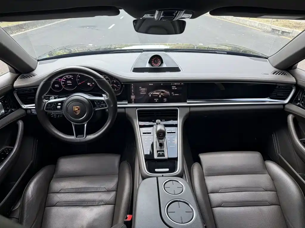 Porsche Panamera — миниатюра 6