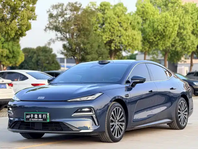 2025 Geely Galaxy Xingyao 8
