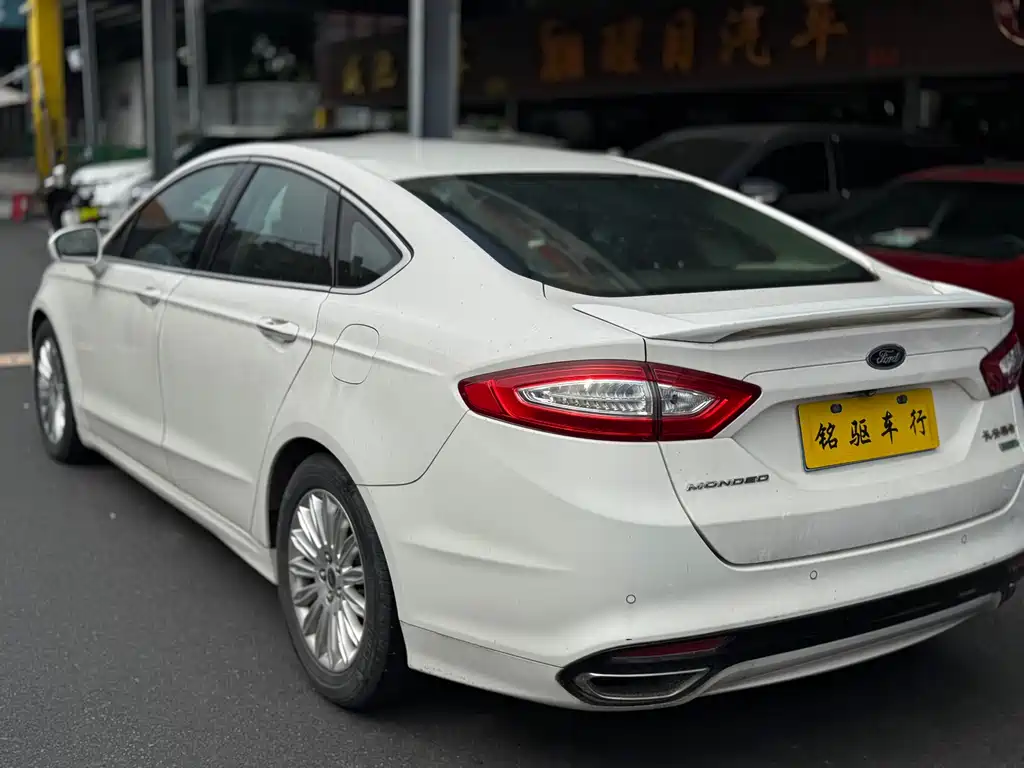 Ford Mondeo 2013 2.0L GTDi200 Luxury