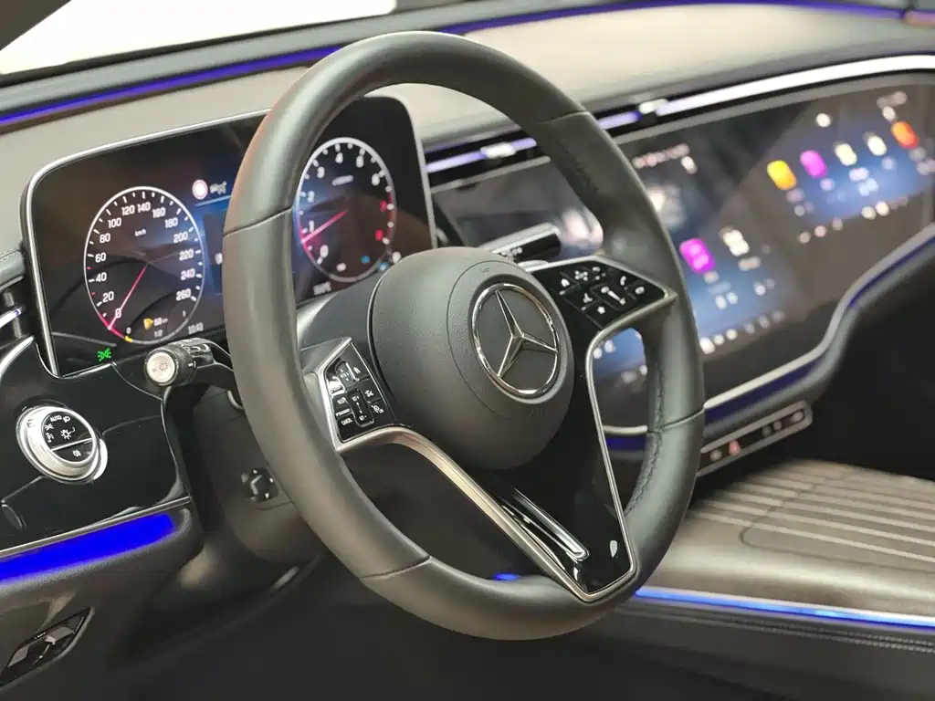 Mercedes-Benz E-Class — миниатюра 7