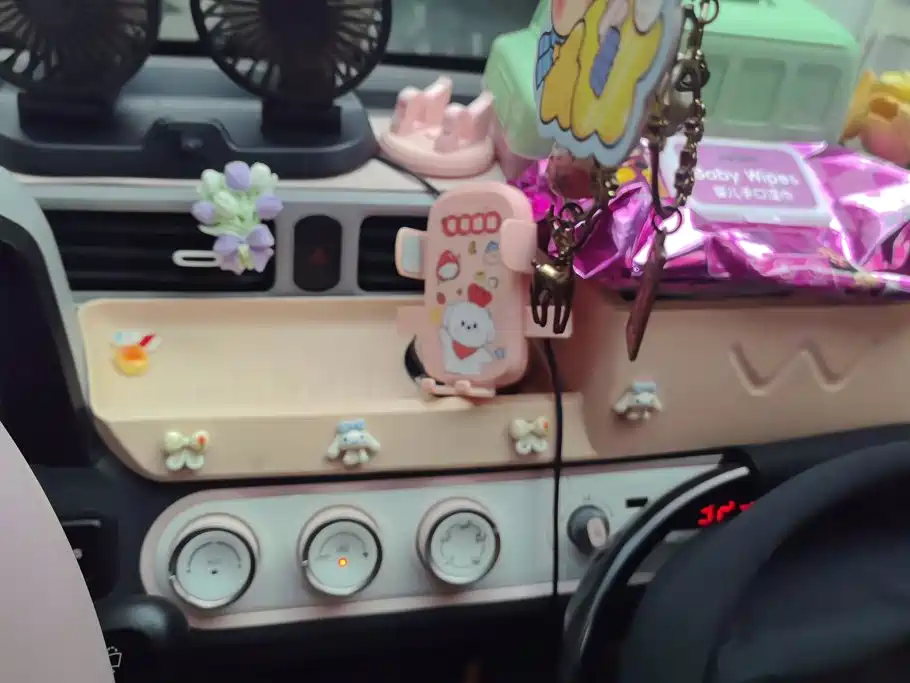 Wuling MINIEV — миниатюра 13
