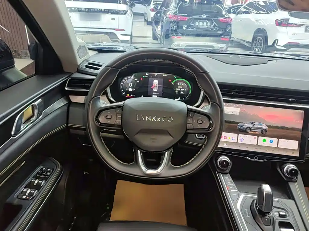 Lynk & Co 01 — миниатюра 11