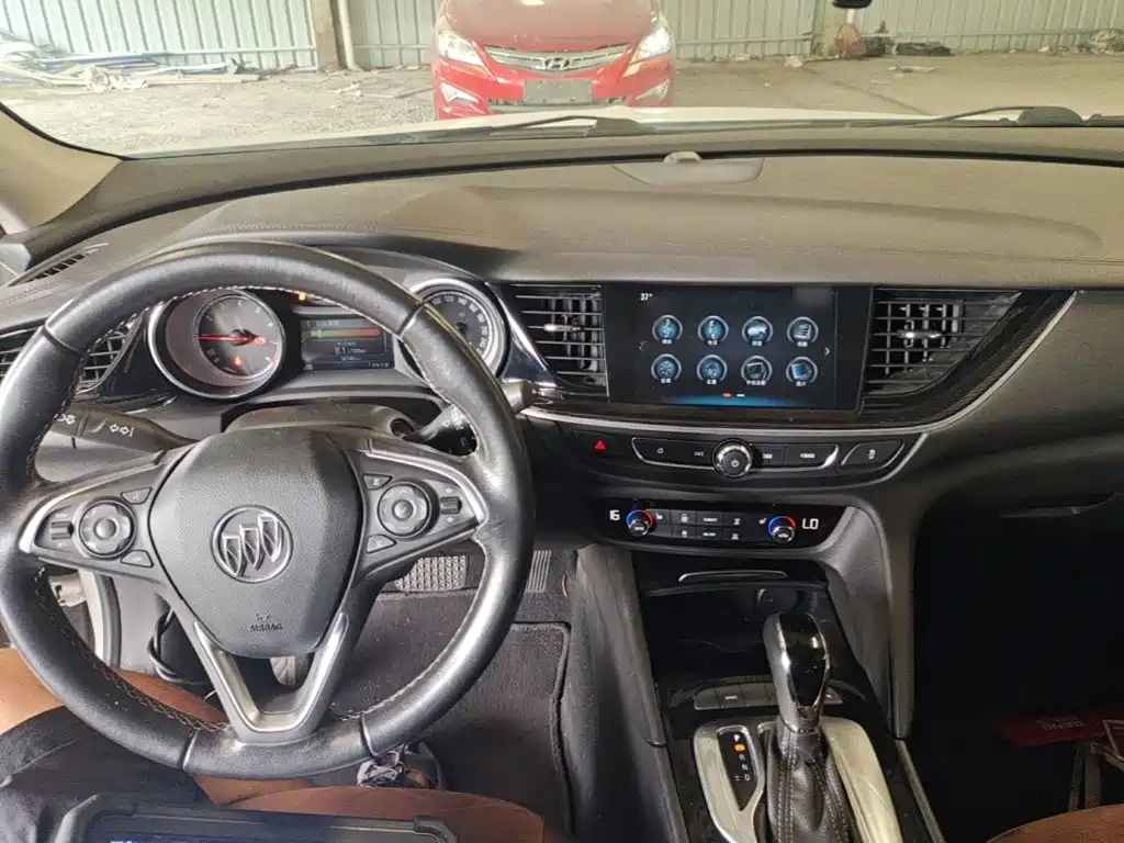 Buick Regal — миниатюра 10